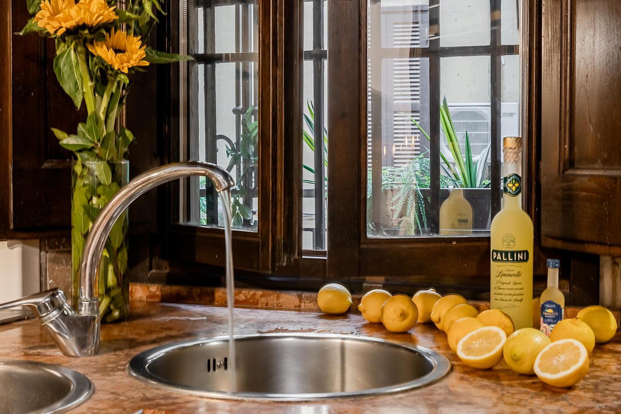 Trevi Fountain Stylish Guest House Рим Экстерьер фото